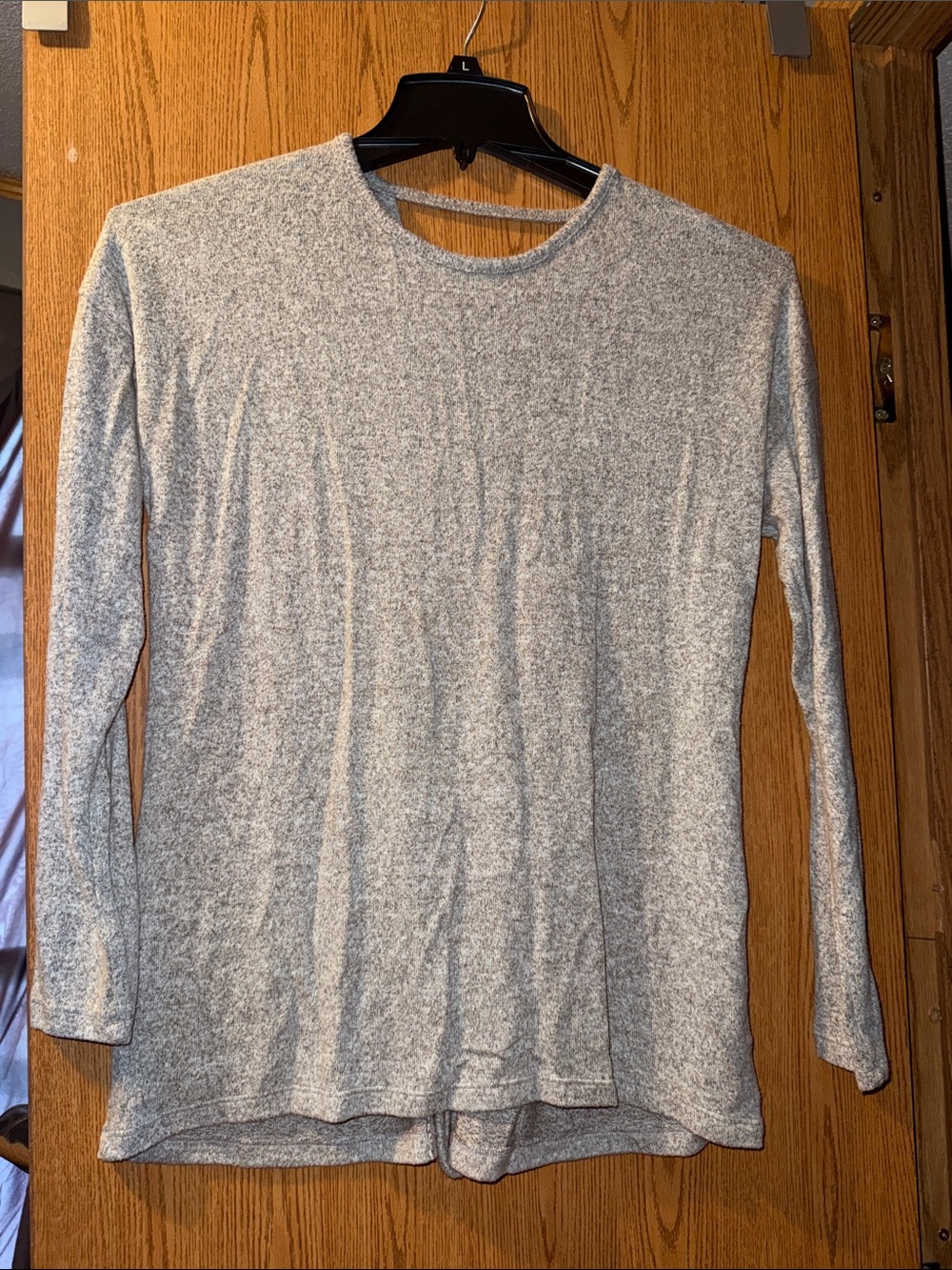 Women's Long Sleeve Crewneck Sweater - Light Gray